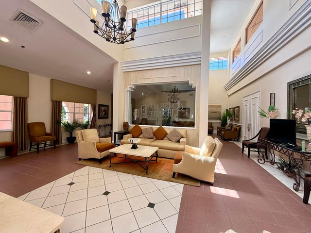 7922 Sandy Pointe Drive, Delray Beach, FL 33446