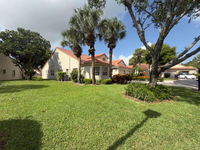 7922 Sandy Pointe Drive, Delray Beach, FL 33446