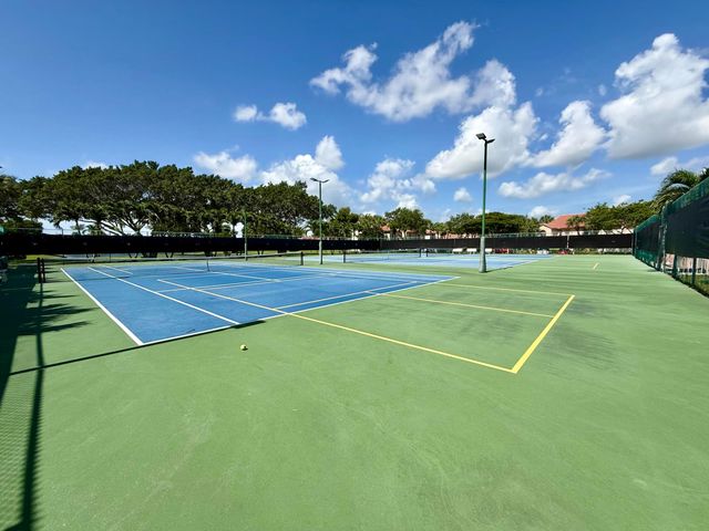 7922 Sandy Pointe Drive, Delray Beach, FL 33446