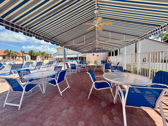 7922 Sandy Pointe Drive, Delray Beach, FL 33446