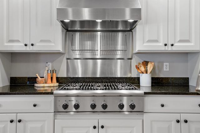 16 Gowing Lane, Amherst, NH 03031