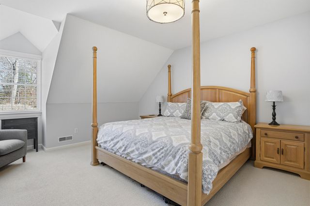 16 Gowing Lane, Amherst, NH 03031