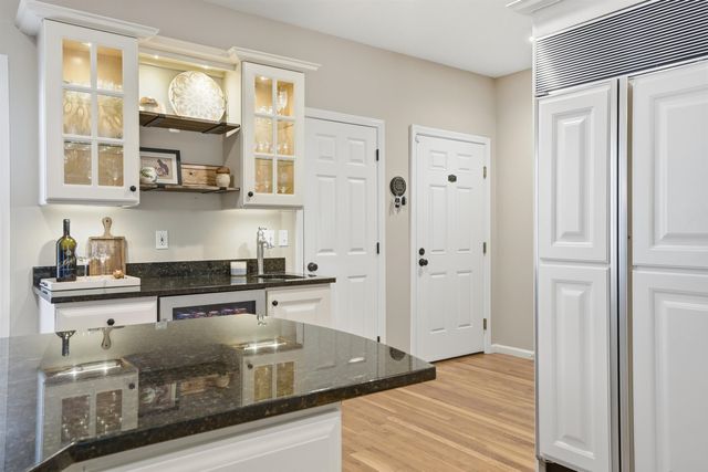 16 Gowing Lane, Amherst, NH 03031