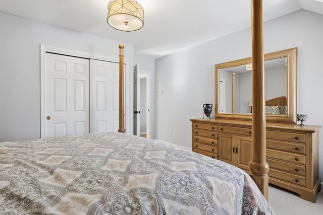 16 Gowing Lane, Amherst, NH 03031