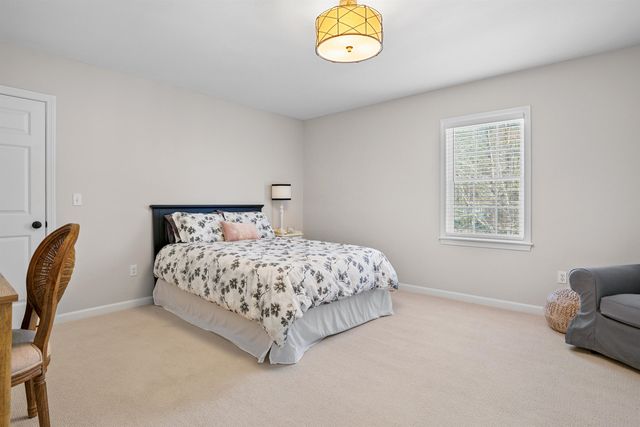 16 Gowing Lane, Amherst, NH 03031