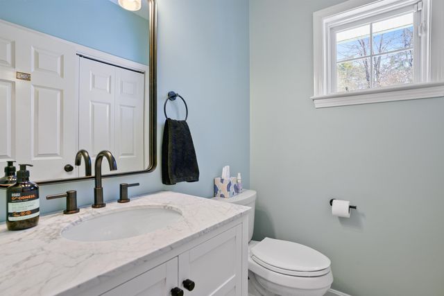 16 Gowing Lane, Amherst, NH 03031