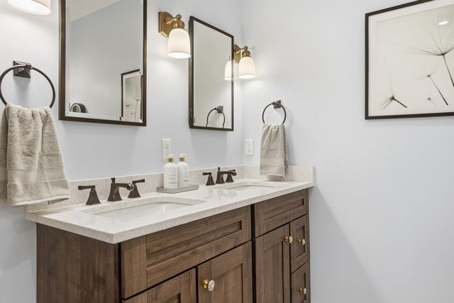 16 Gowing Lane, Amherst, NH 03031