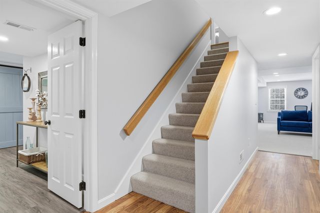 16 Gowing Lane, Amherst, NH 03031