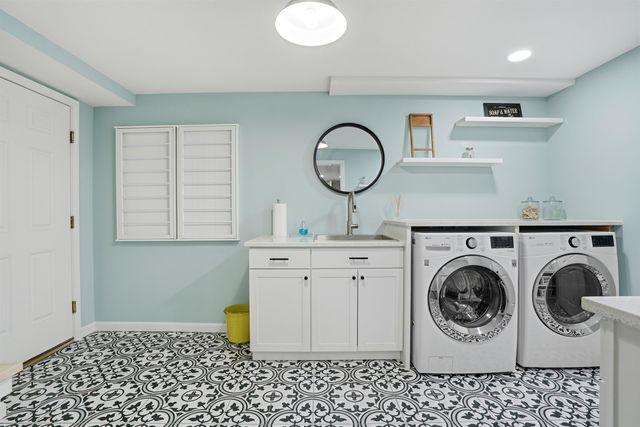 16 Gowing Lane, Amherst, NH 03031