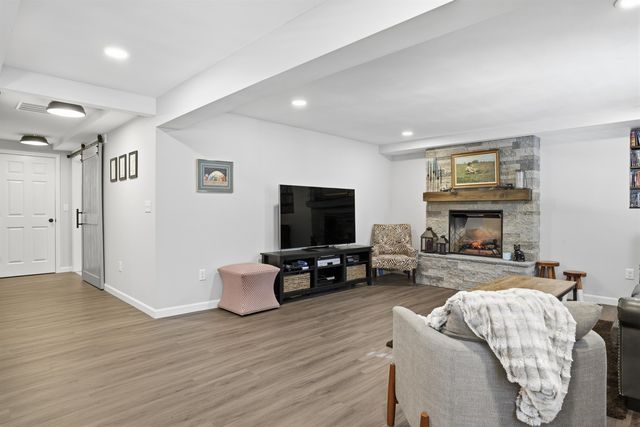 16 Gowing Lane, Amherst, NH 03031