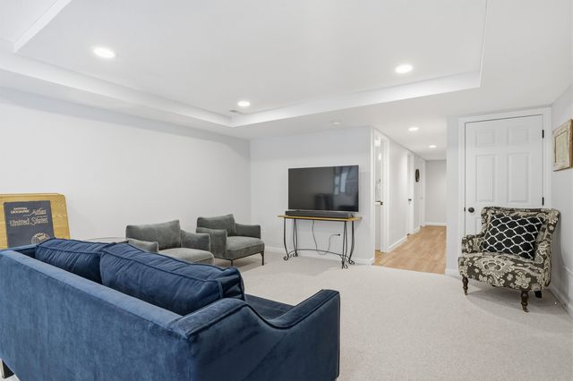 16 Gowing Lane, Amherst, NH 03031