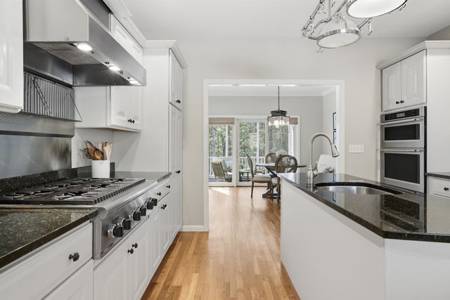 16 Gowing Lane, Amherst, NH 03031