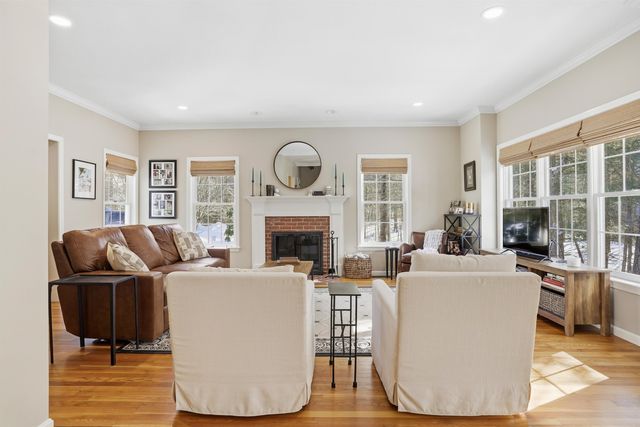 16 Gowing Lane, Amherst, NH 03031