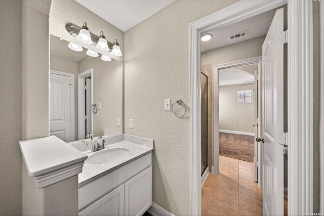 22227 Waldon Vale, San Antonio, TX 78261