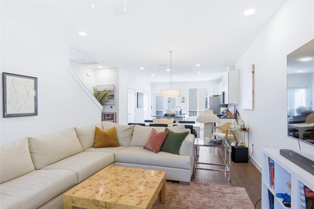 814 N Bluff DR 87, Austin, TX 78745