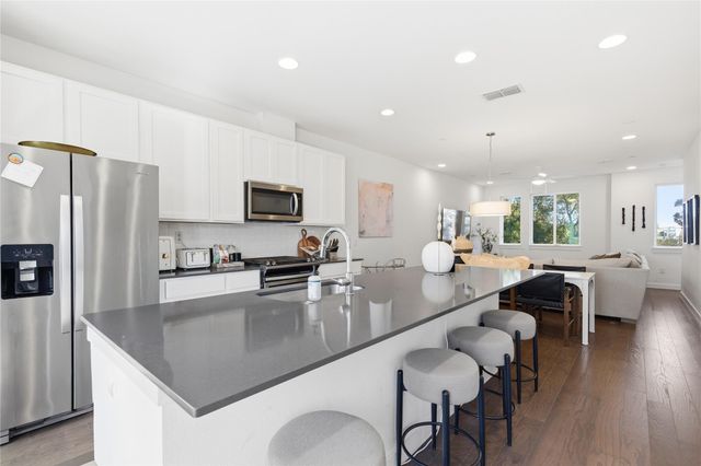 814 N Bluff DR 87, Austin, TX 78745