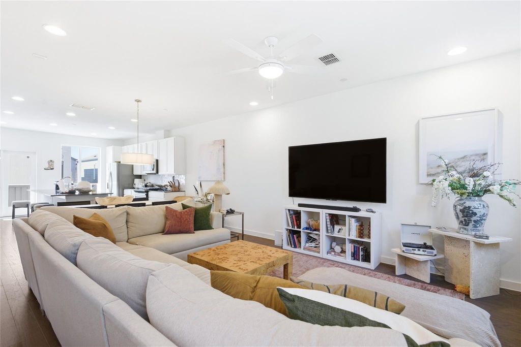 814 N Bluff DR 87, Austin, TX 78745