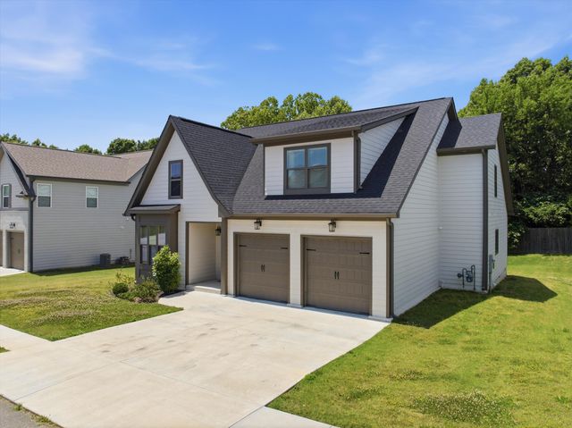 8906 Silver Maple Drive, Ooltewah, TN 37363
