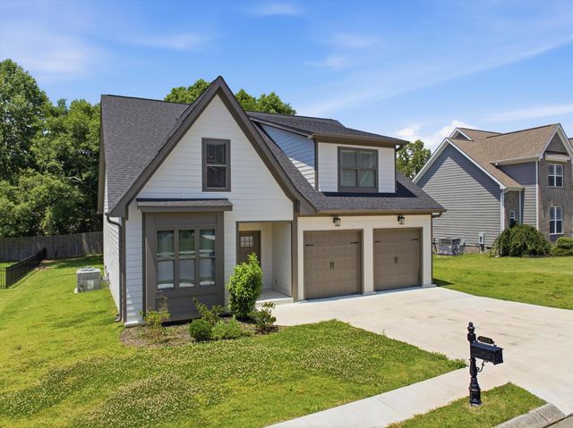 8906 Silver Maple Drive, Ooltewah, TN 37363