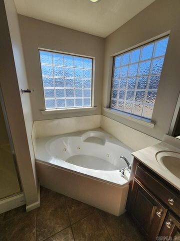 3103 Hamilton Cove, Benton, AR 72015