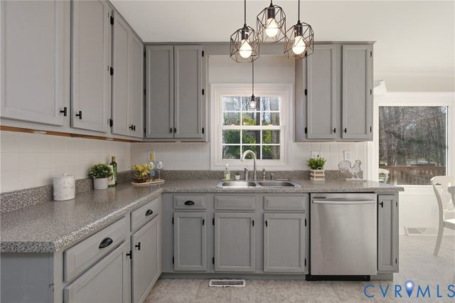 14515 Bent Creek Ct, Midlothian, VA 23112