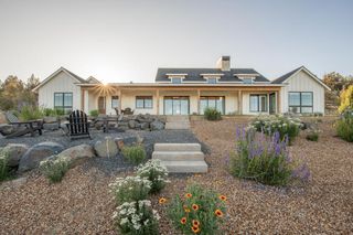 9909 NW Coyner Avenue, Redmond, OR 97756