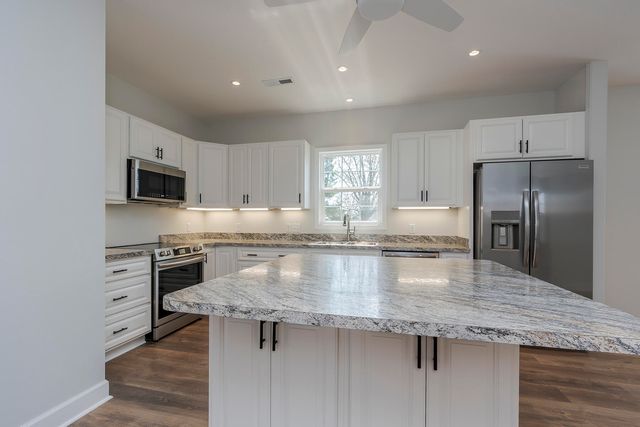 94 E 20th Street, Paris, KY 40361