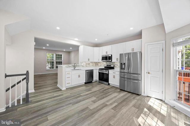 8880 PAPILLON DR, Ellicott City, MD 21043