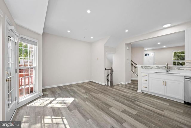 8880 PAPILLON DR, Ellicott City, MD 21043