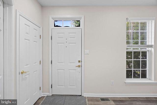 8880 PAPILLON DR, Ellicott City, MD 21043