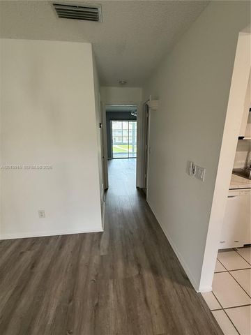 18 Lake Vista Trl Apt 204, Port St Lucie, FL 34952