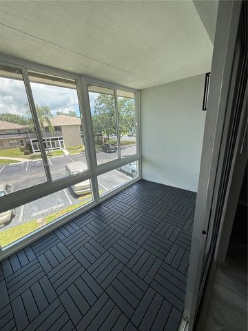 18 Lake Vista Trl Apt 204, Port St Lucie, FL 34952