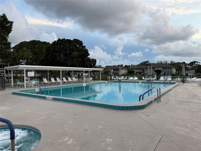 18 Lake Vista Trl Apt 204, Port St Lucie, FL 34952
