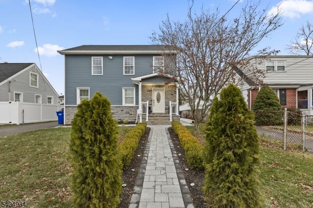 33 Mcauliffe Dr, North Brunswick Twp., NJ 08902