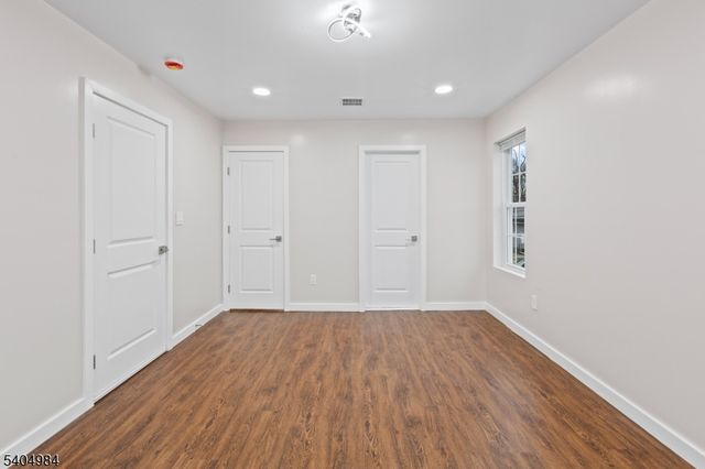 33 Mcauliffe Dr, North Brunswick Twp., NJ 08902