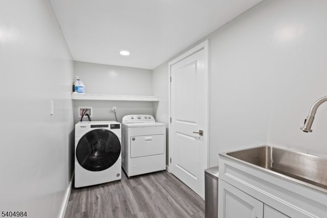 33 Mcauliffe Dr, North Brunswick Twp., NJ 08902