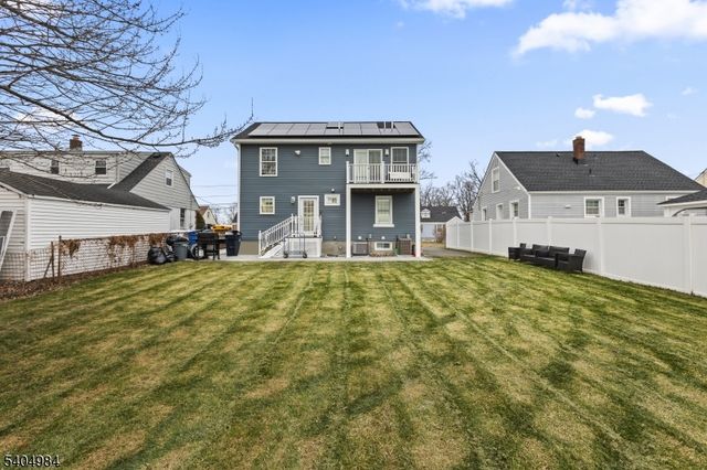 33 Mcauliffe Dr, North Brunswick Twp., NJ 08902