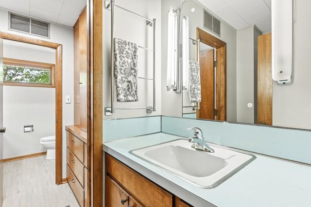 230 S Westview, Andover, KS 67002