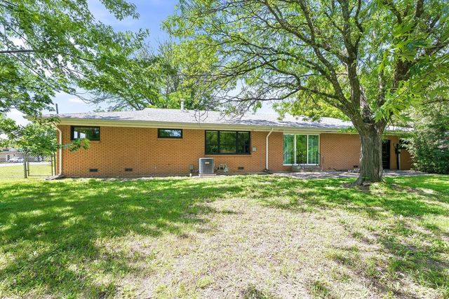 230 S Westview, Andover, KS 67002