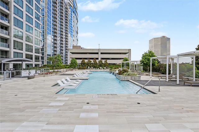 2047 Westcreek Lane 403, Houston, TX 77027