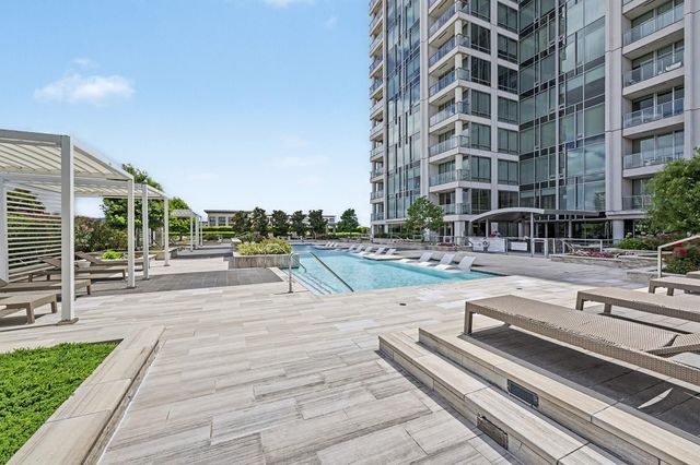 2047 Westcreek Lane 403, Houston, TX 77027