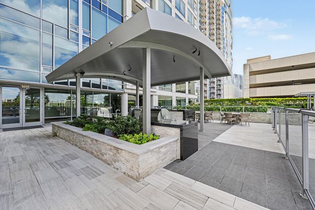 2047 Westcreek Lane 403, Houston, TX 77027