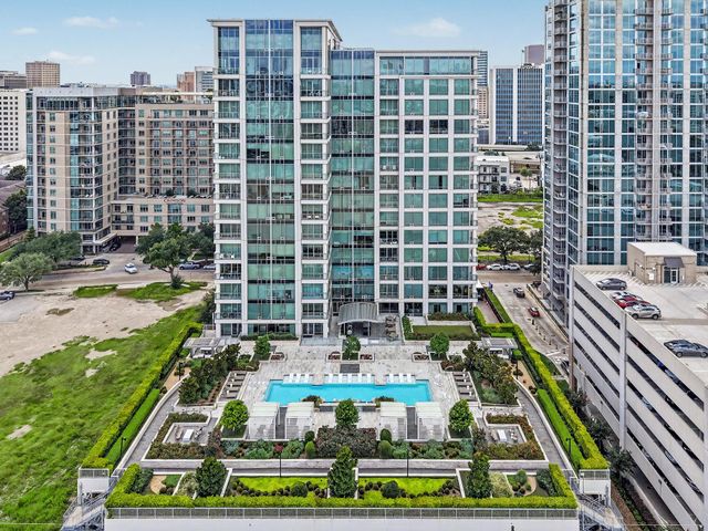 2047 Westcreek Lane 403, Houston, TX 77027