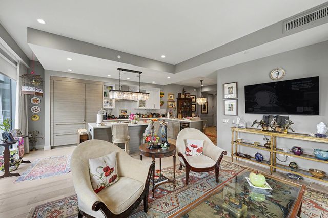2047 Westcreek Lane 403, Houston, TX 77027