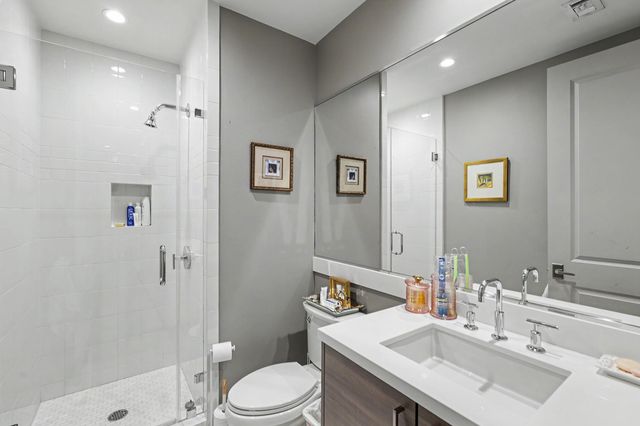 2047 Westcreek Lane 403, Houston, TX 77027