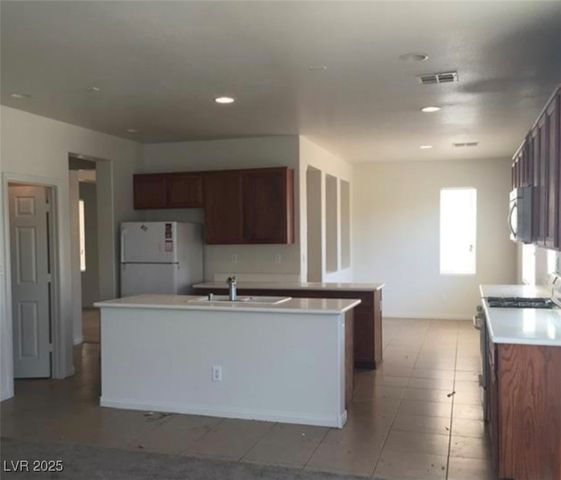 3608 Tundra Swan Street, Las Vegas, NV 89122