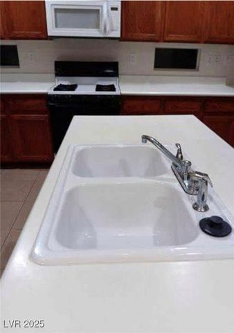 3608 Tundra Swan Street, Las Vegas, NV 89122