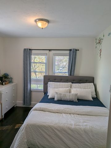 98 Rock Glen Rd, Medford, MA 02155