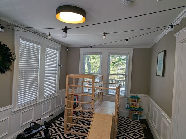 98 Rock Glen Rd, Medford, MA 02155