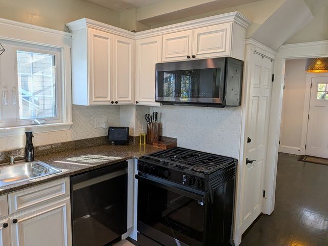98 Rock Glen Rd, Medford, MA 02155